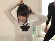 透明人玩弄日常生活萌妹的雪白奶子 白井柚香